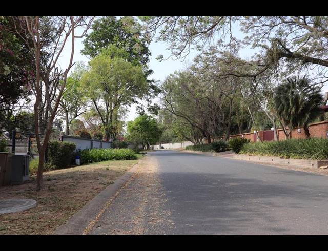 LAND FOR SALE IN BRYANSTON
